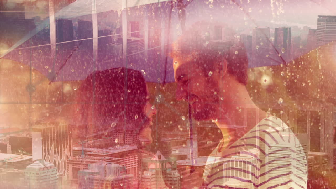 비 속에서 포옹하는 커플