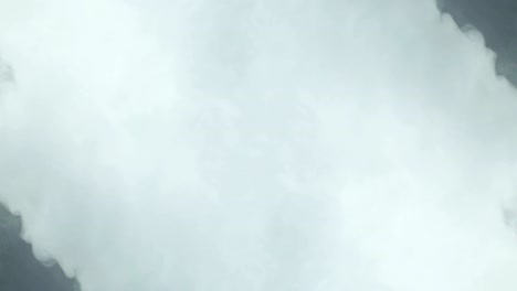 nubes de niebla y humo