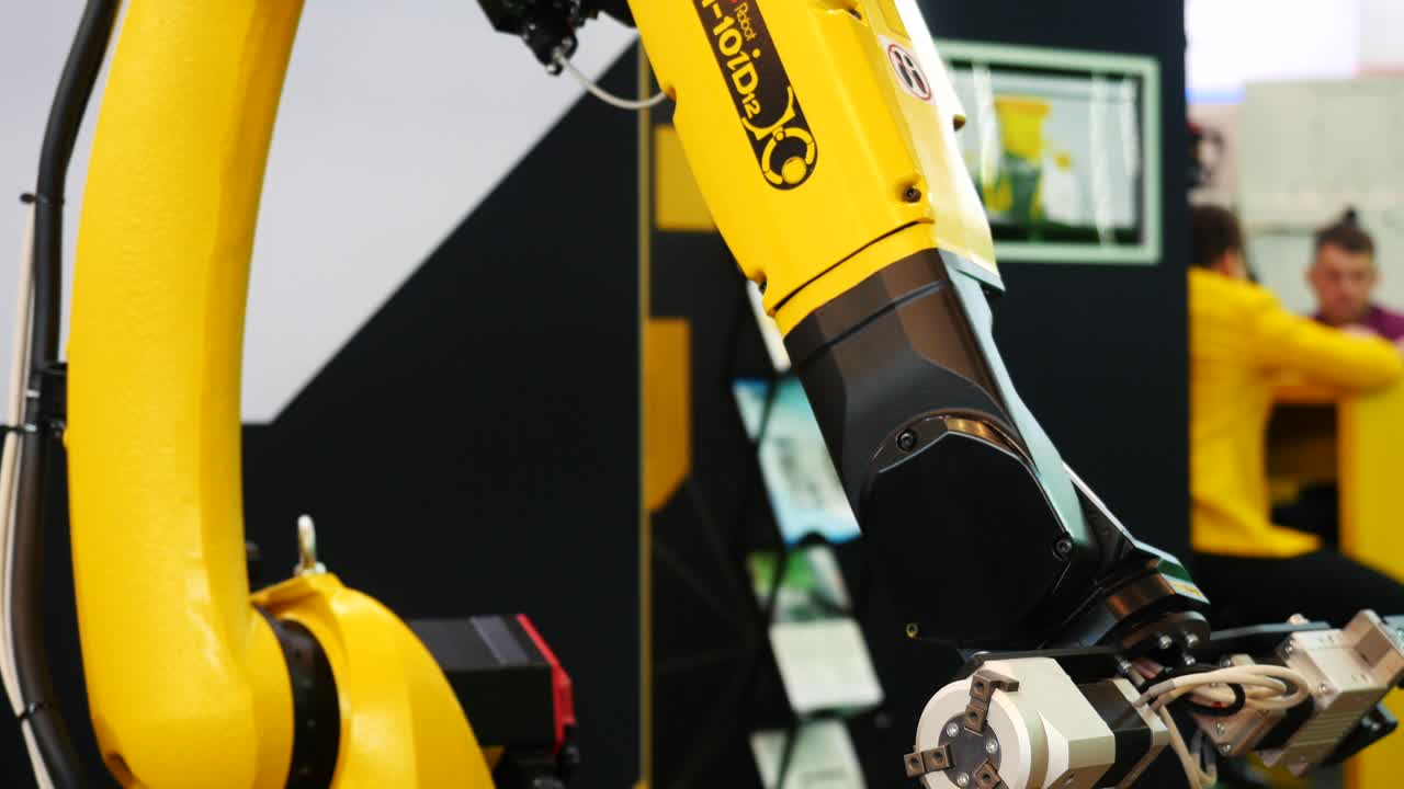 brazo de robot industrial