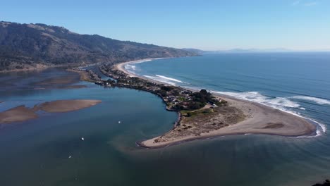 Aerial-shot-of-Stinson-Beach,-California