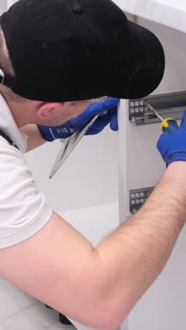 installing drawer slides