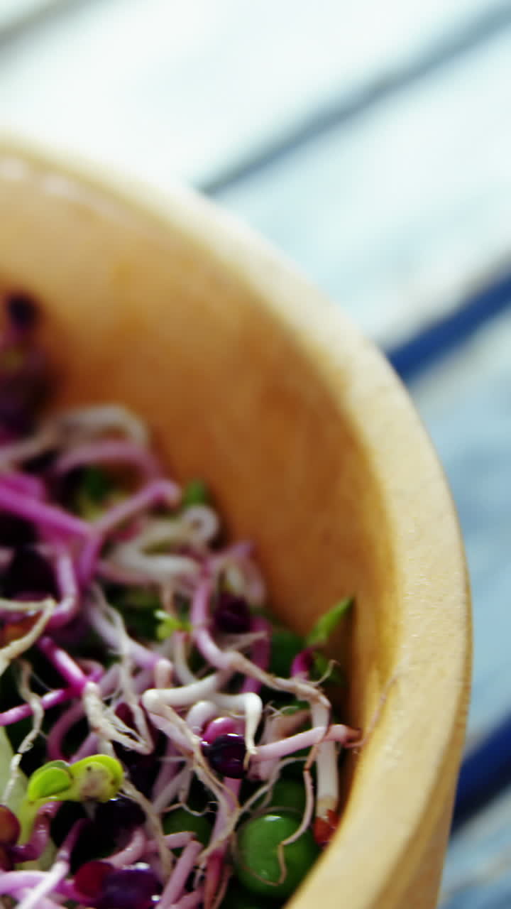 ensalada en un tazón