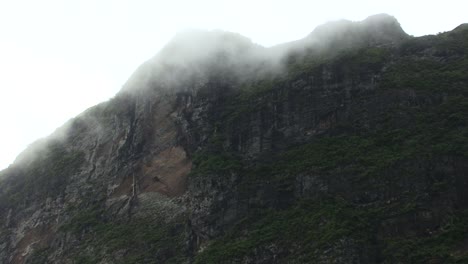 Mountain-covered-by-cloud-in-Moreea,-French-Polynesia