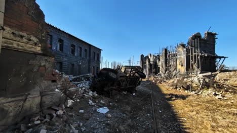 Ciudad-Destruida-Por-La-Guerra-En-Un-Mundo-Postapocalíptico---Panorámica-Durante-El-Día