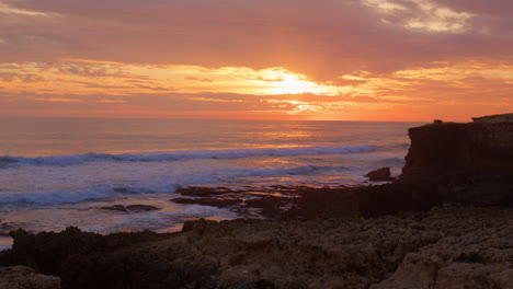 panorámica playa del atardecer en el algarve, portugal - ancho