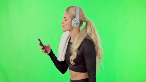 mujer de fitness, baile y auriculares para teléfono