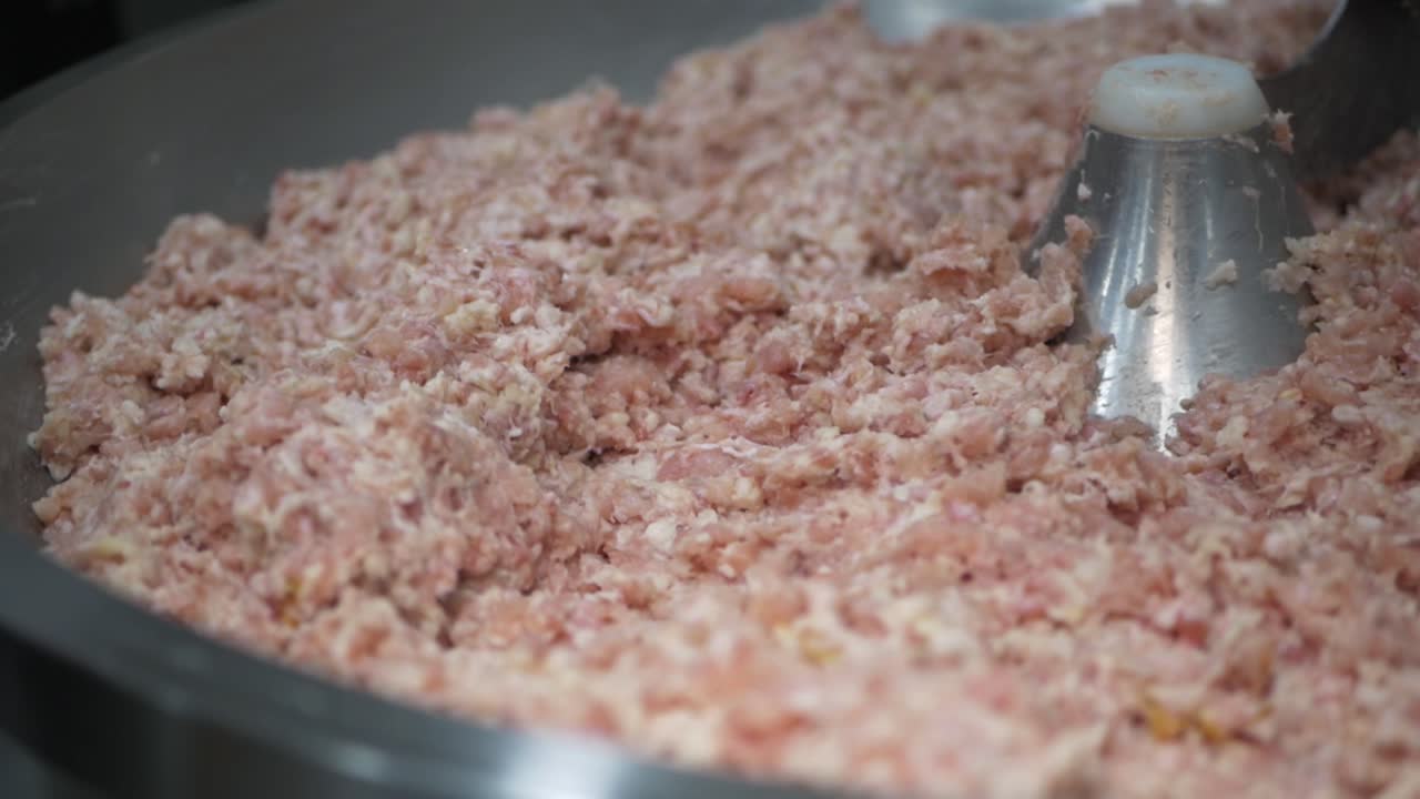 소시지 고기 가공 공장 생산 수제 훈제 삶은 랩 다진 고기 향신료