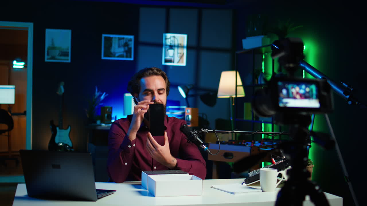 gurú de la tecnología que evalúa el rendimiento de los teléfonos inteligentes