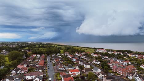 Drohender-Sturm-über-Der-Küstenstadt-Skegness