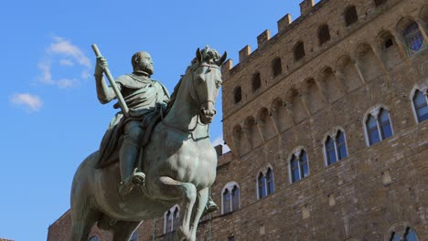 cosimo de medici statue florence italy