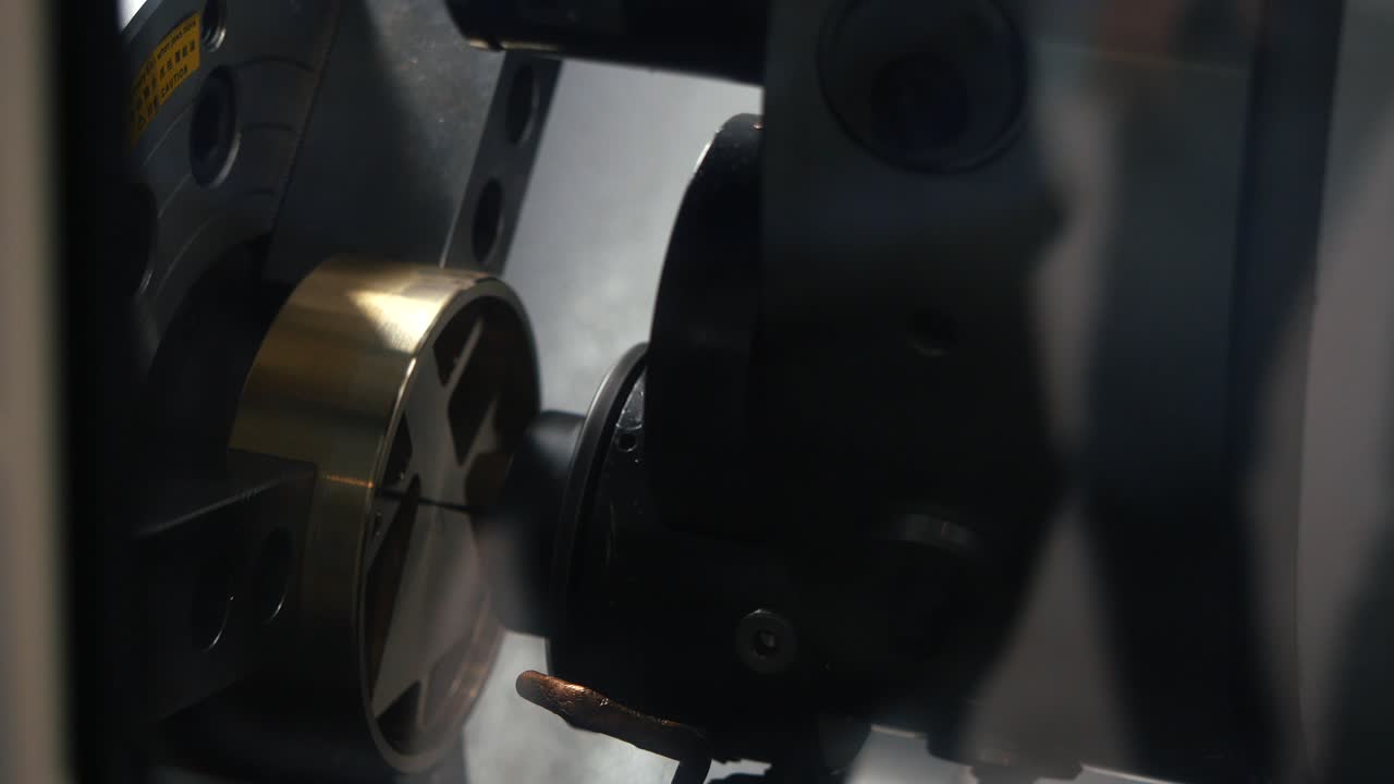정밀 제조 기계의 근접 뷰
