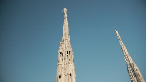 sculptures saints and martyrs decorating the cathedral milan duomo di milano