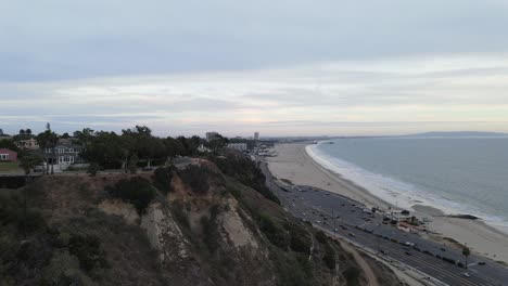 Vista-De-La-Autopista-De-La-Costa-Pacífica-De-Malibu-Y-Santa-Mónica