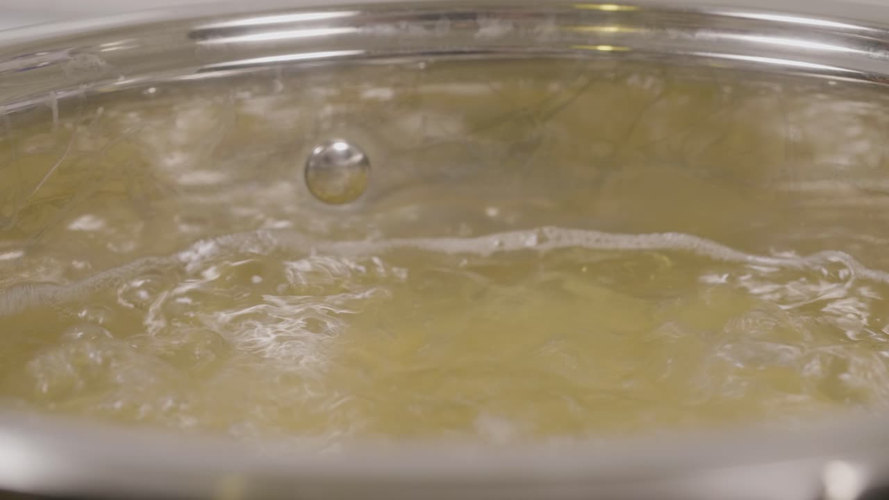 Bollire l'acqua per la pasta