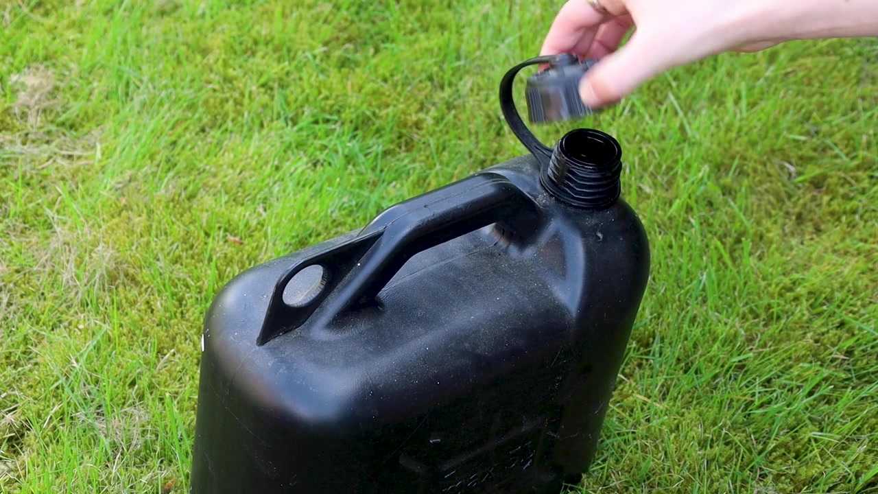 Video der åbner en gasflaske.