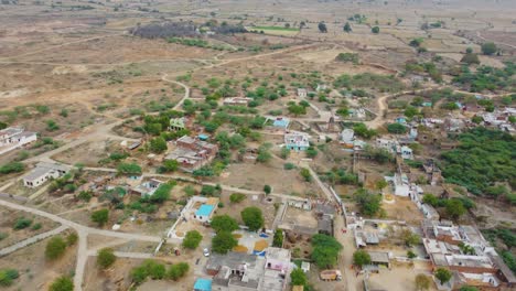 Luftdrohnenaufnahme-Eines-Ländlichen-Dorfes-In-Zentralindien-In-Gohad-Madhya-Pradesh