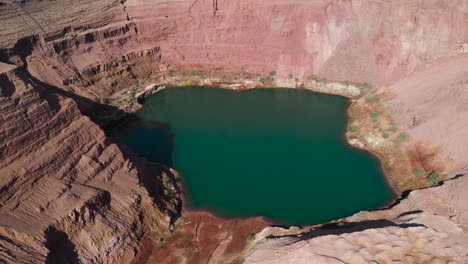 Vista-Aérea-Del-Lago-Escondido-Timna-En-El-Sur-De-Israel