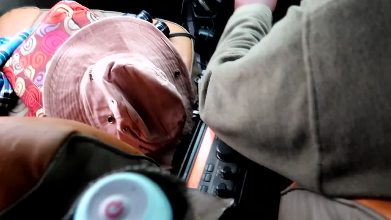 4x4 사파리 드라이버 스위칭 기어의 근접 촬영 보기, 케냐