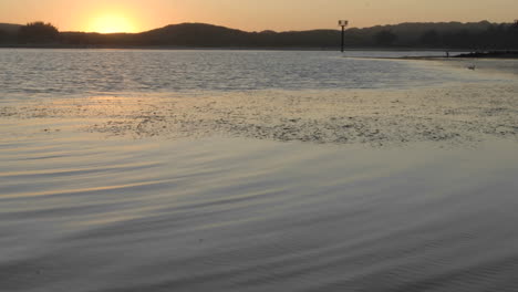 Lapso-De-Tiempo-De-La-Atardecer-Sobre-El-Puerto-De-Bodega-En-Doran-City-Park-California