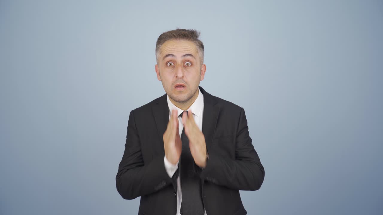 눈이 아픈 사업가요