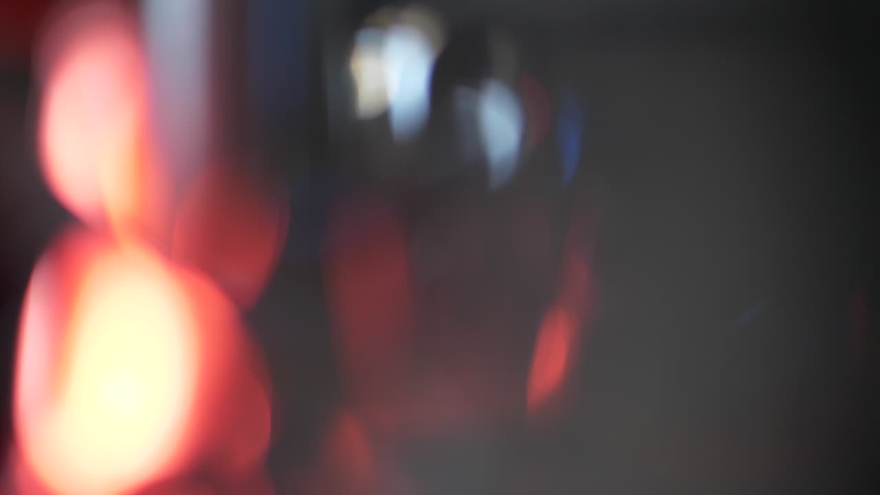 Luci di soccorso sfocate e indistinte, concetto di stato di incoscienza.