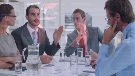 animación del procesamiento de datos sobre diversas personas de negocios