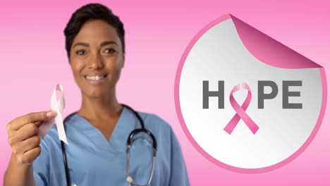 Animación-Del-Logotipo-De-La-Cinta-Rosada-Contra-El-Cáncer-De-Mama-Con-Texto-De-Esperanza-Sobre-Una-Doctora-Sonriente