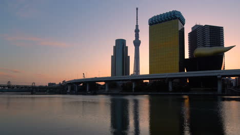 Skyline-Von-Tokio-Bei-Sonnenaufgang.