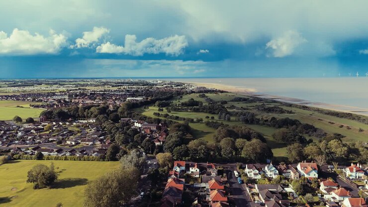 Tempesta imminente sulla città costiera di Skegness.