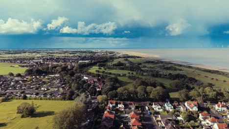 Drohender-Sturm-über-Der-Küstenstadt-Skegness