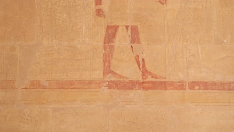 Bunte-Hieroglyphen-Säumen-Die-Wände-Antiker-Tempel-Und-Gräber-Im-Tal-Der-Könige-Und-Im-Hatschepsut-Tempel