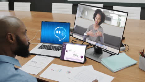 diversas personas de negocios en una llamada de video por computadora con procesamiento de datos en una computadora portátil en la oficina