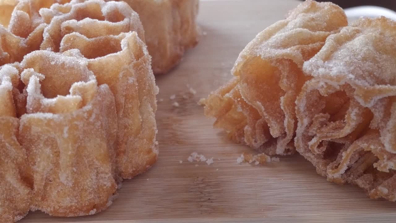 Spanish flor frita dessert, also called flor de Lis or hojuela