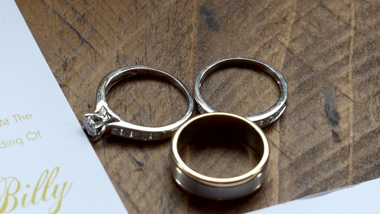 primer plano de la boda o el anillo de compromiso