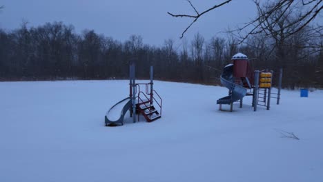 Footage-of-slow-motion-snowfall-in-a-little-old-park-in-New-York-City-suburbs-during-a-nor’easter