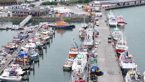 Puerto-De-Newn-Puerto-Pesquero-De-Cornualles-Drone,-Antena