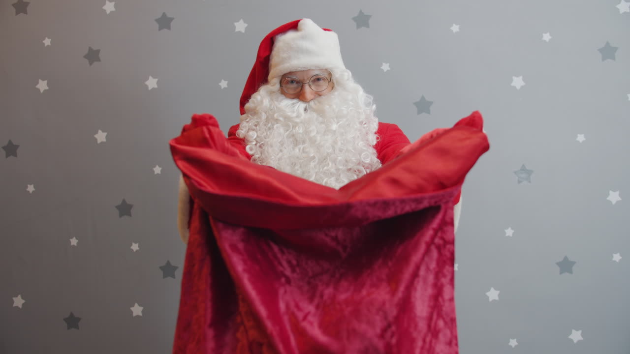 Babbo Natale con borsa da regalo