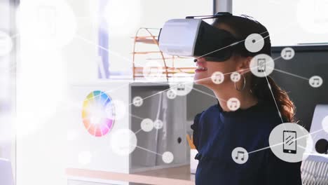 animación de redes de conexiones y mujer de negocios con teléfono vr auricular