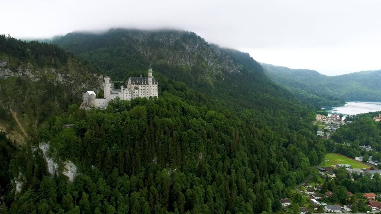 Castello di Neuschwanstein Alpi Bavaresi Germania