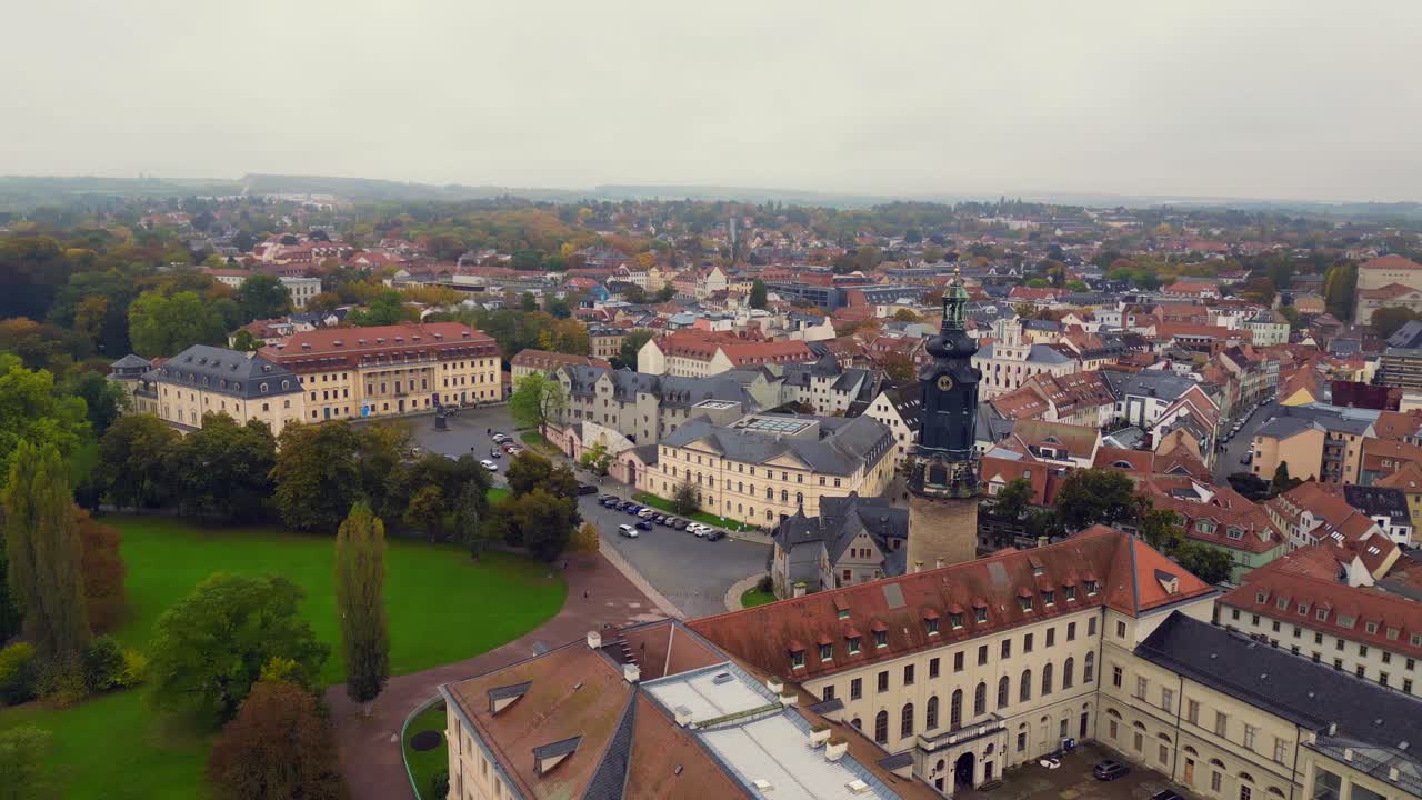 완벽한 항공 상단 뷰 비행 바이마르 역사적인 도시  ⁇ 링겐 독일 가을 23