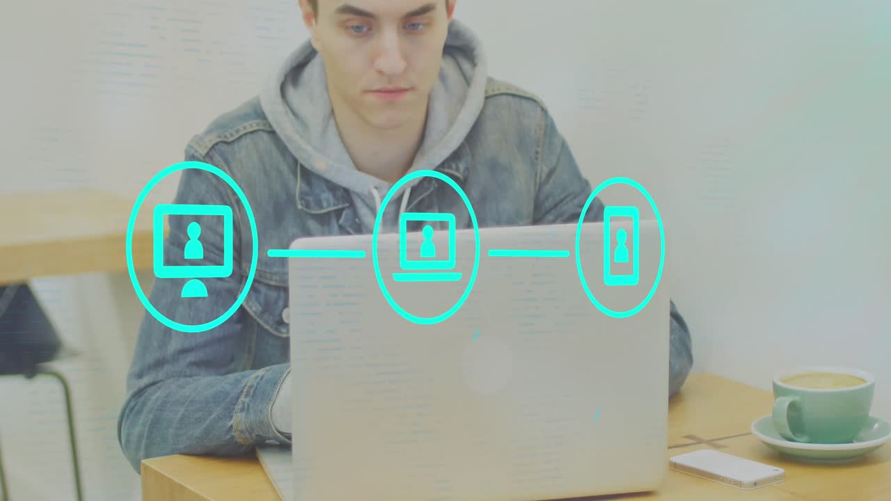 animación de iconos en círculos conectados con línea sobre empresario caucásico trabajando en portátil.