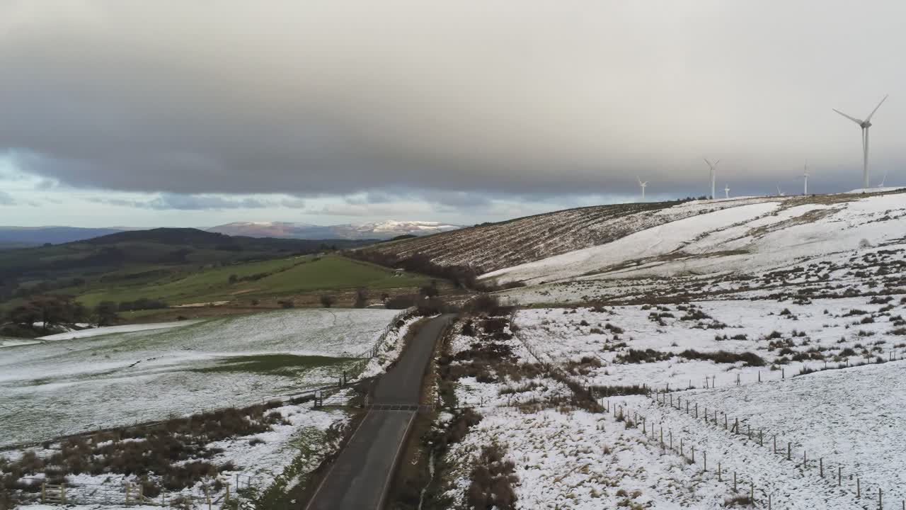 nevado rural invierno valle campo aéreo lento derecho pan agrícola tierras de cultivo paisaje