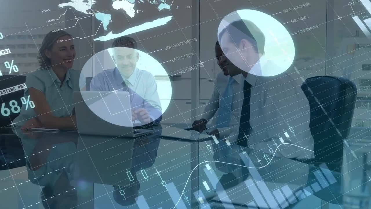 animación del procesamiento de datos financieros sobre diversas personas de negocios