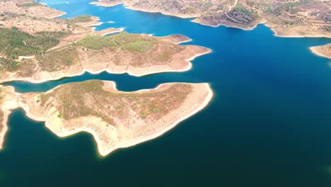 vista aérea del río del dragón azul, portugal, 4k