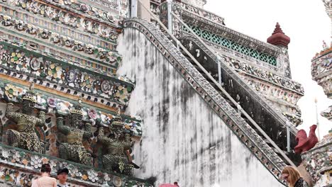 detalles exteriores del templo de wat arun