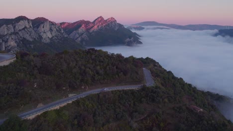 Panoramaroute-Im-Dolomiti-Gebirge-Bei-Sonnenaufgang,-Antenne