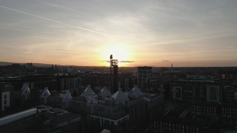 Hora-Dorada-En-La-Torre-Skyview---Imágenes-Cinematográficas-De-Drones-En-4k