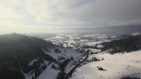 Skigebiet-In-Den-Schneebergen-Der-Ukraine---Antenne