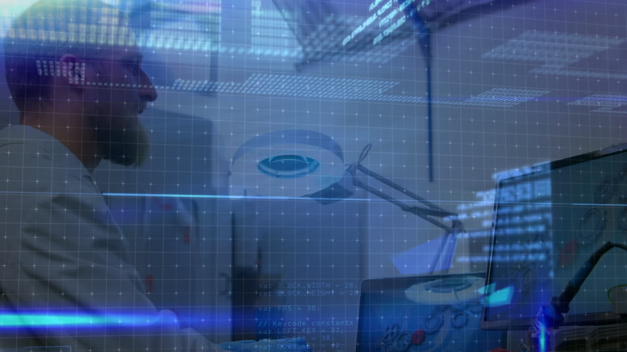 animación de procesamiento de datos sobre ingeniero caucásico con computadora