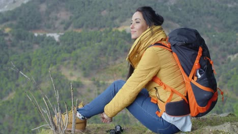 Young-woman-enjoying-a-day-in-the-wilderness